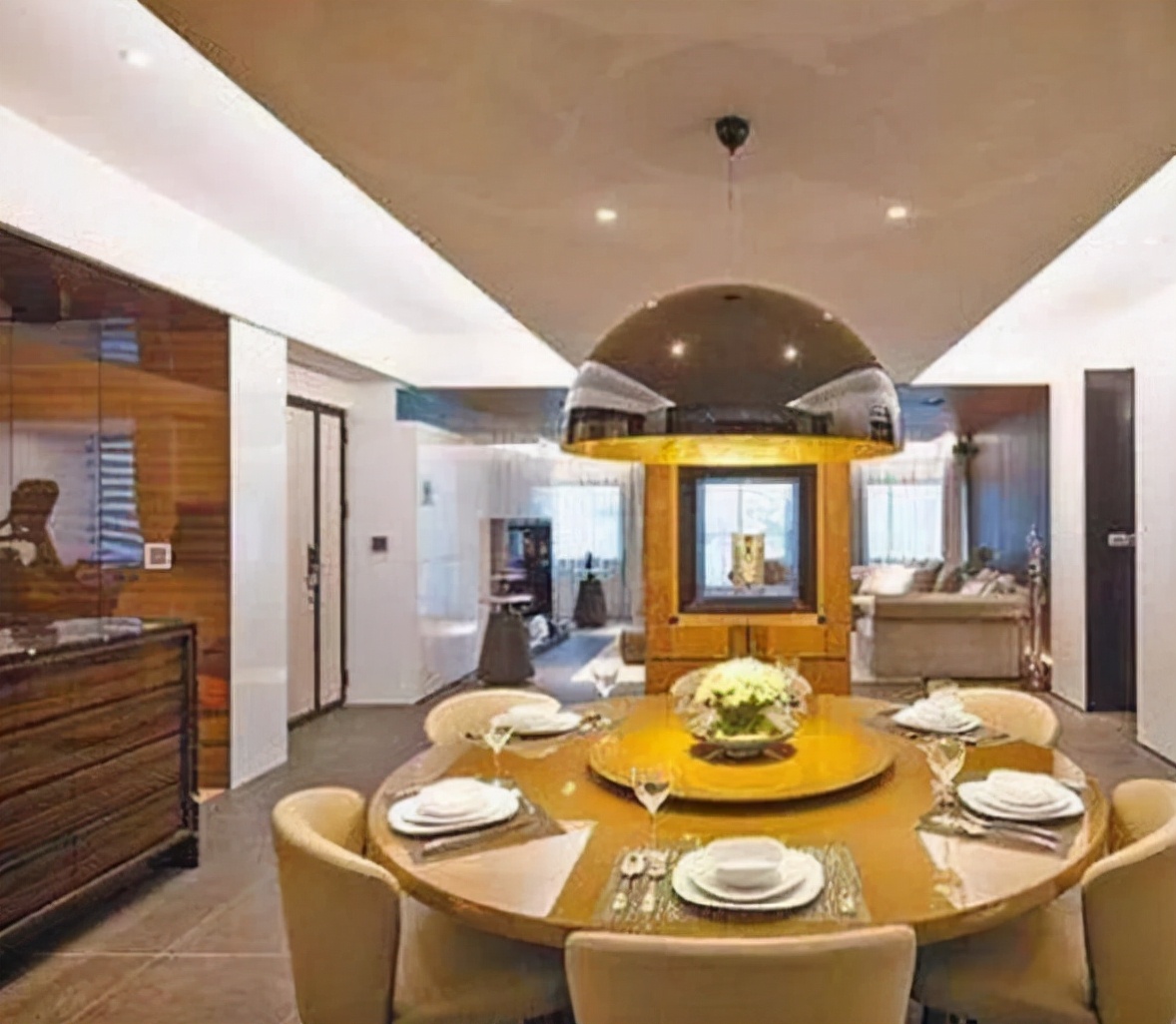 专辑张张大卖，事业一路高歌，这是我们忘掉他风流史的理由？