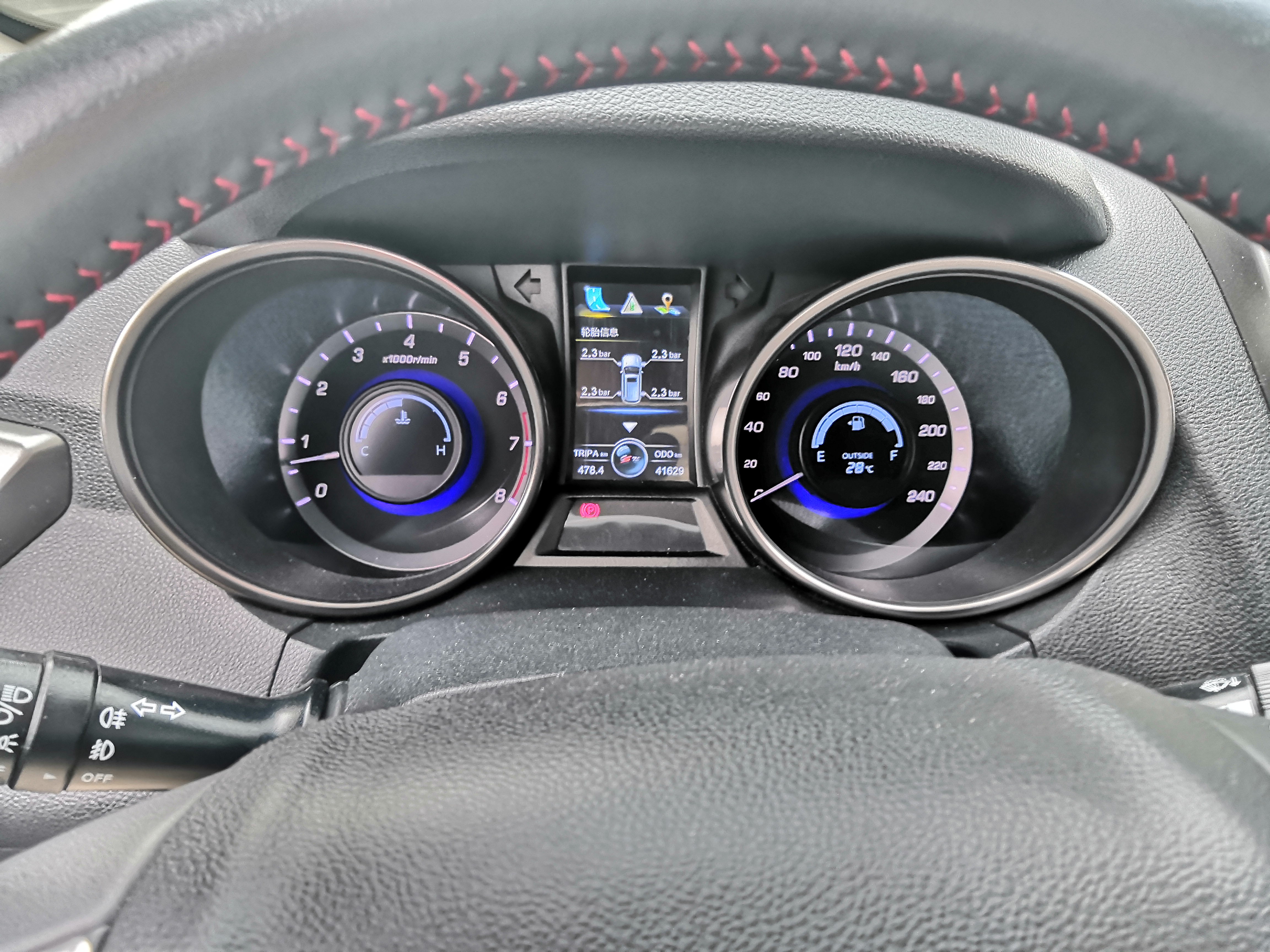 长安cs75放平当床的suv,2021款长安cs75suv