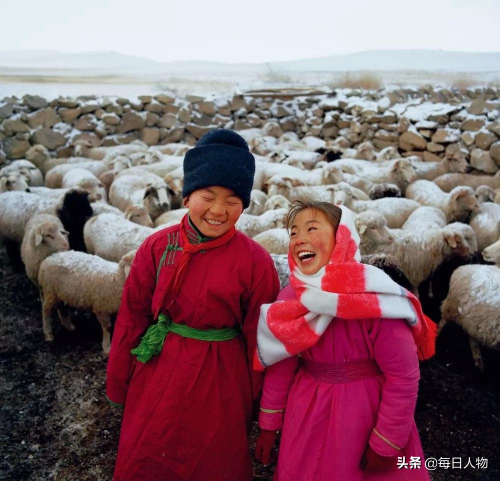 日本摄影师给中国儿童拍照,著名摄影师回忆第一次给孩子拍照