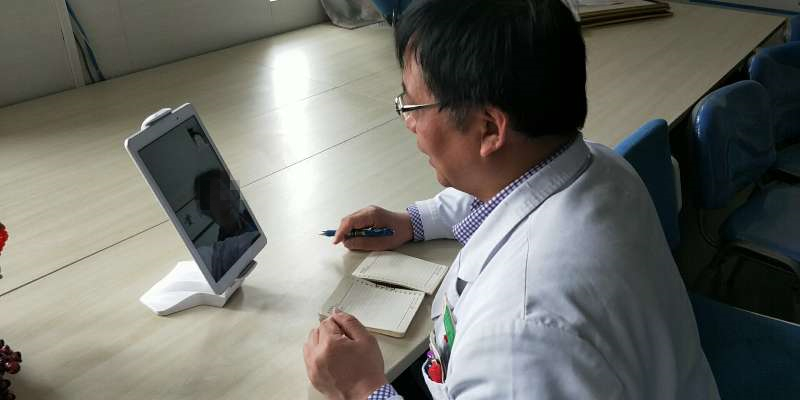 视频问诊+药品配送,患者足不出户就看上*疆新**这家医院大专家