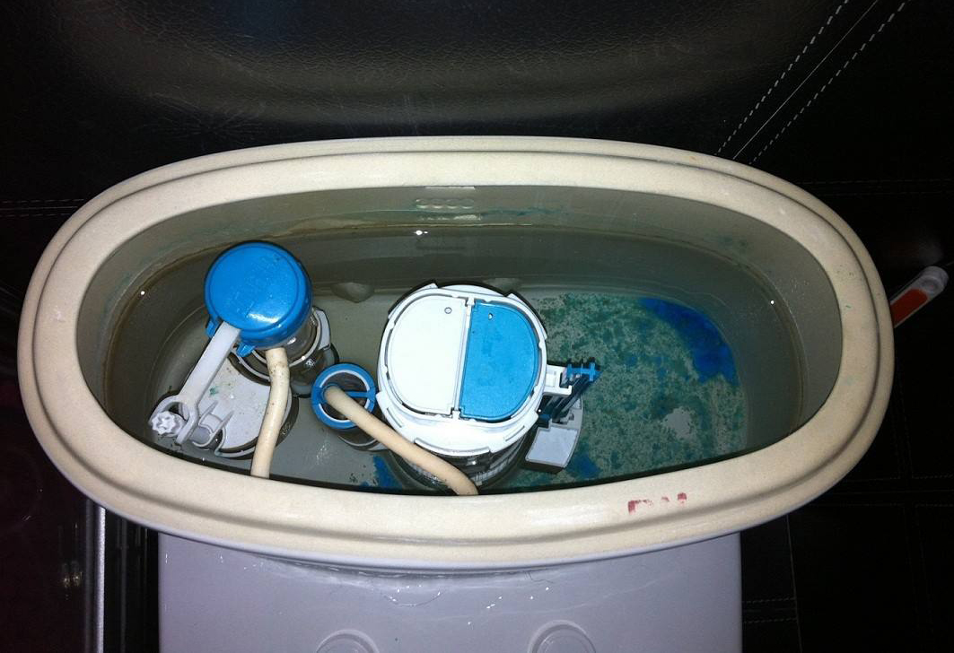 马桶吸力变小出水慢什么原因,虹吸马桶吸力变小是什么原因