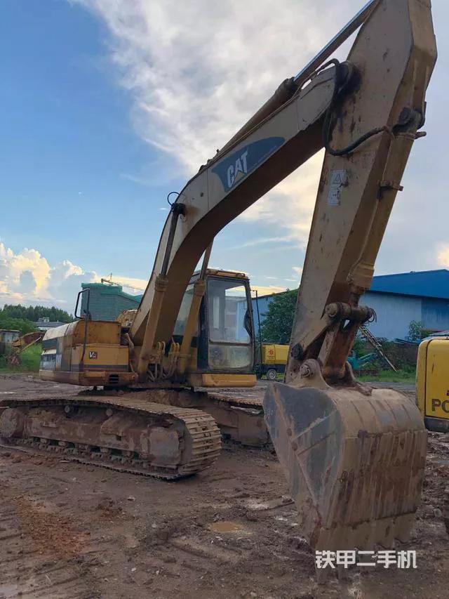 机王依旧不输国产机，23年老兵不死，卡特320V不愧为一代神机