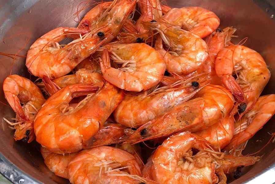 吃虾要不要去虾线,渔民吃大虾去虾线吗