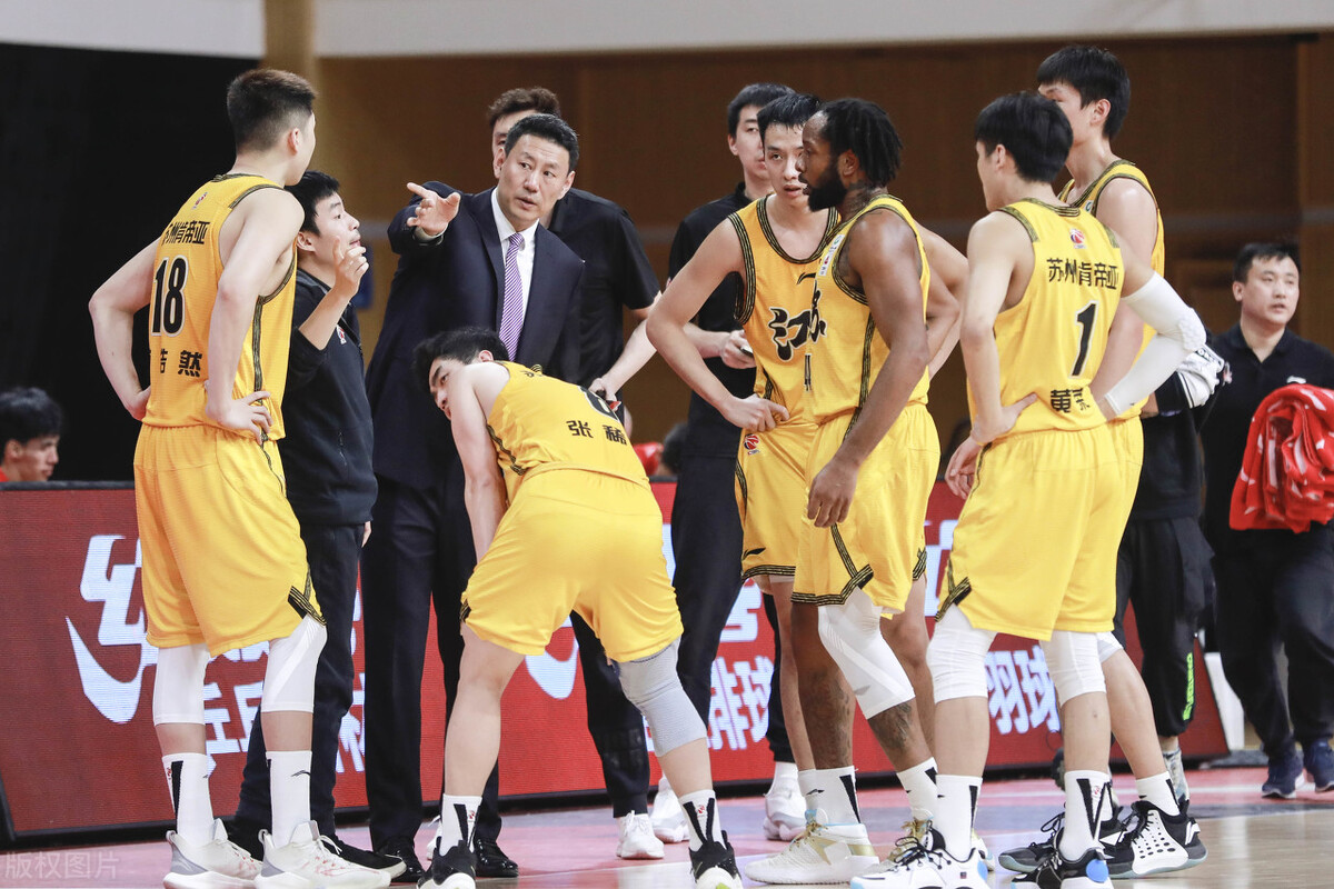 李楠回应消极比赛,李楠训斥黄荣奇