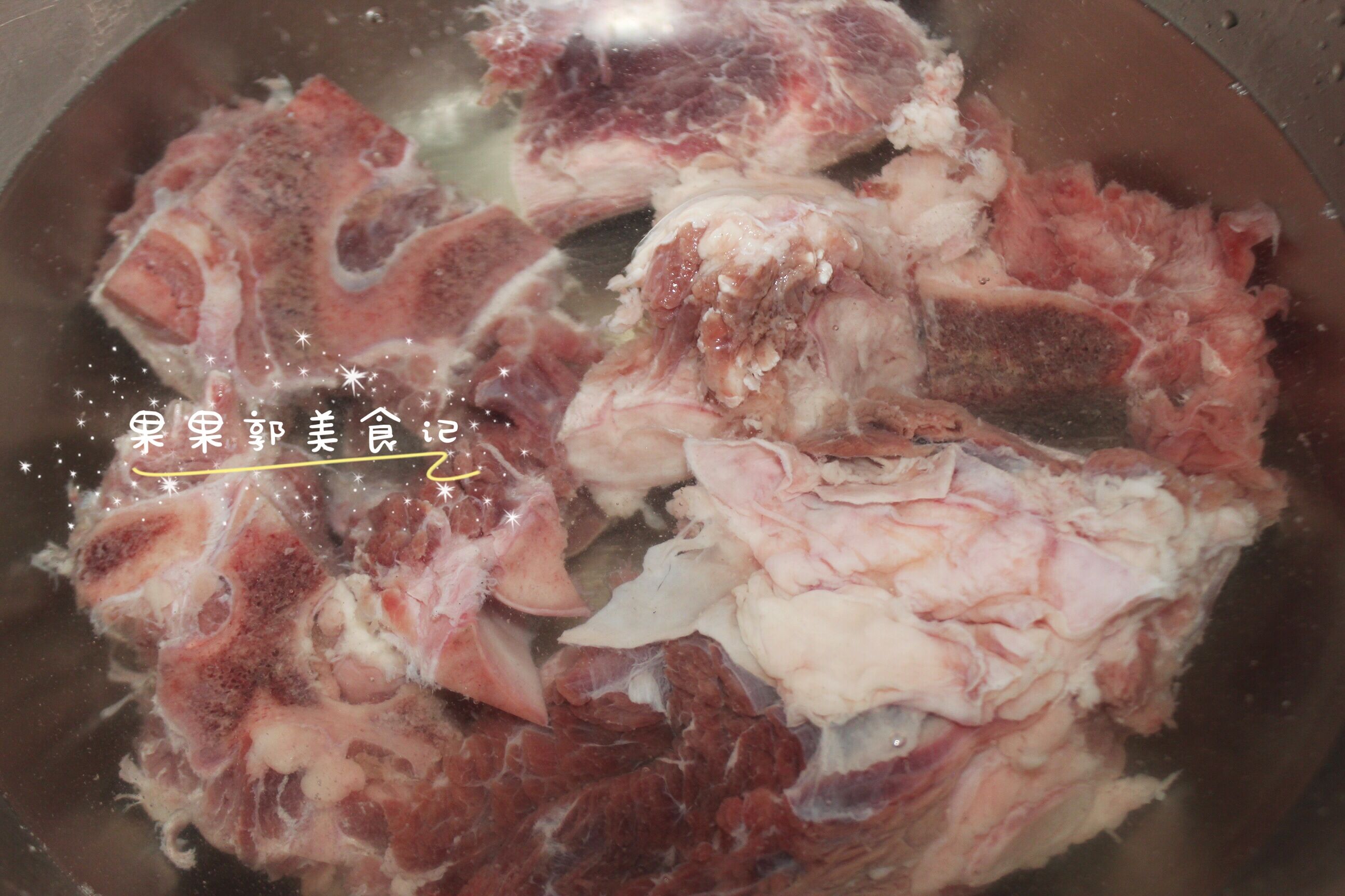 为什么牛骨汤有怪味,如何让牛骨汤的味道更醇厚