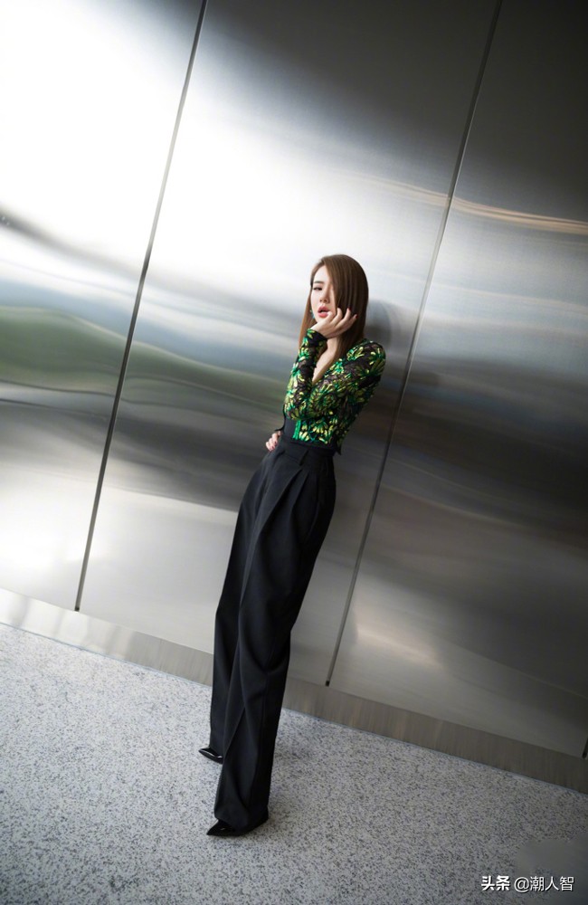 明星秋天穿衣搭配图鉴,明星秋天穿搭外套