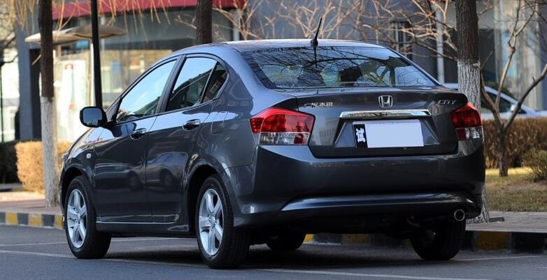 福建锋范一万多二手车,山东一万多的本田锋范