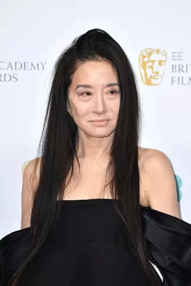 72岁婚纱女王王薇薇生日照曝光,婚纱女王王薇薇72岁素颜照