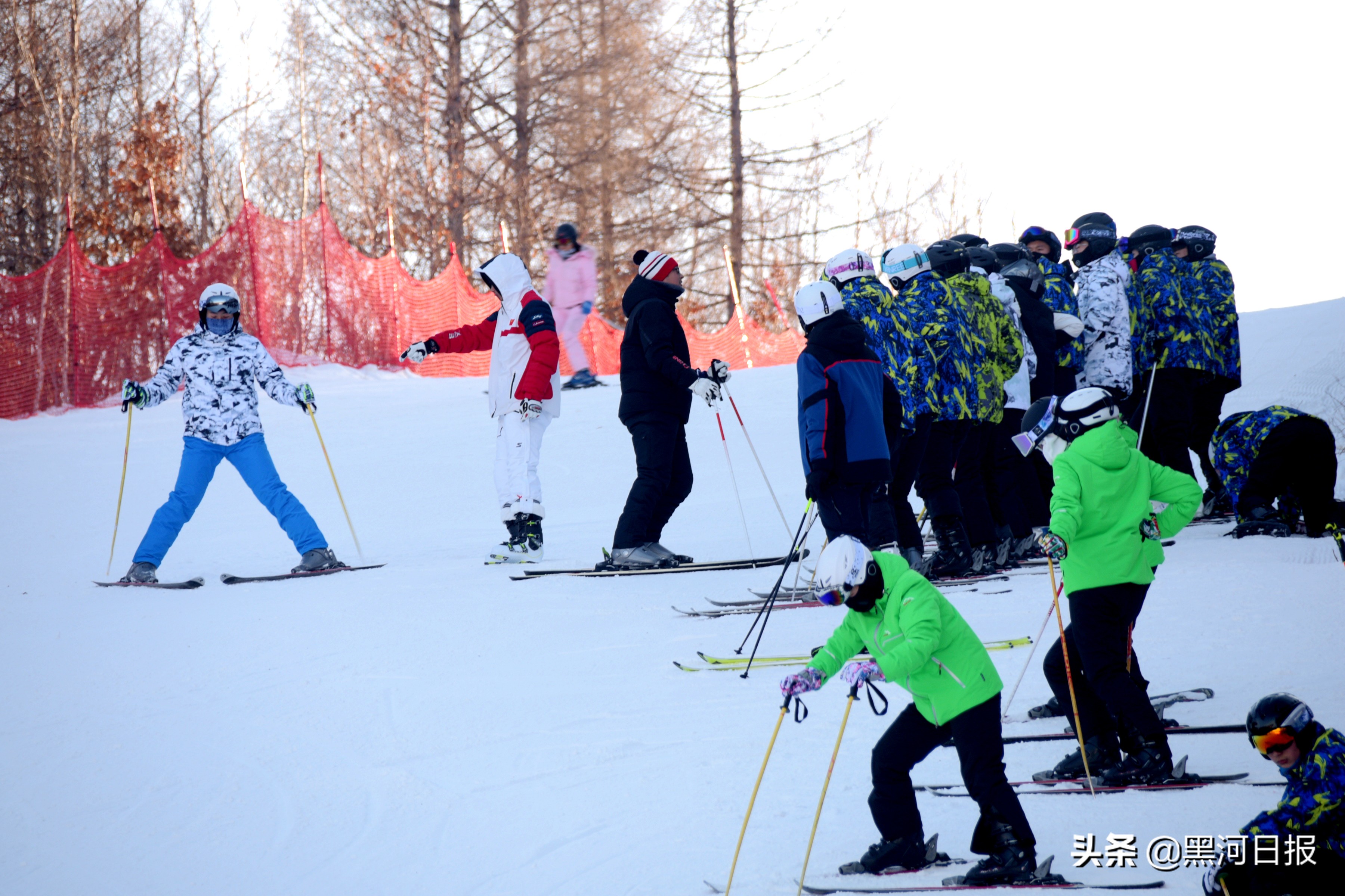 来黑河看雪,赏冰乐雪走进沐石河中心学校