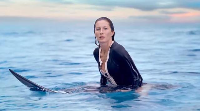 拥有五号香水的女人将会被爱眷顾TobeNo.5woman,tobeloved