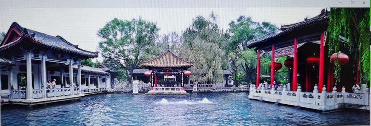 趵突泉位居济南72名泉之冠,济南趵突盛景