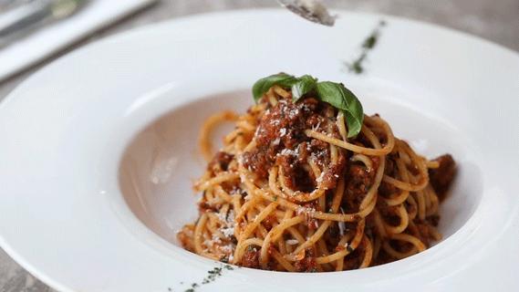 一挤就爆奶的超薄0.1pizza，被外国朋友吹上天