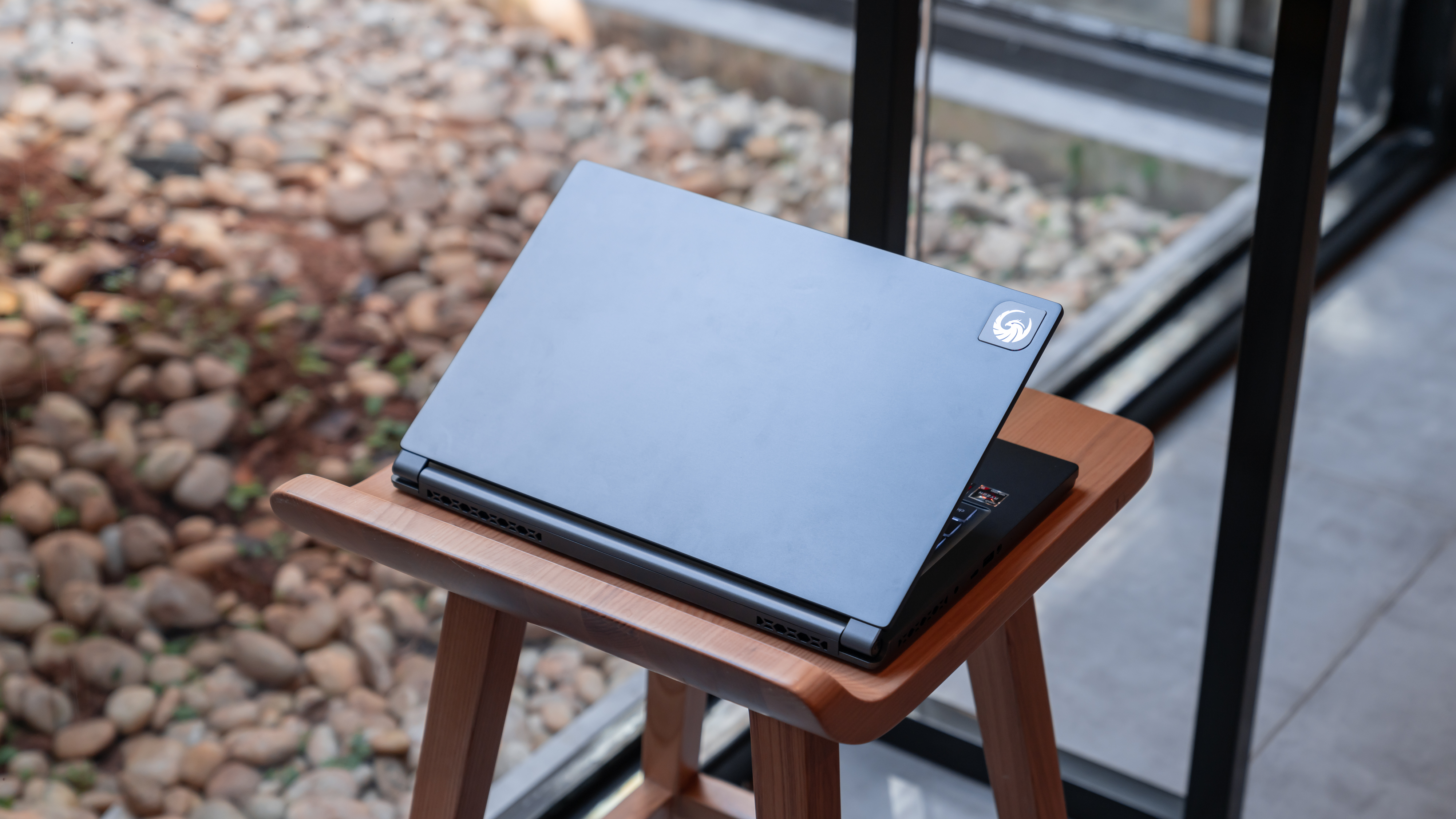 微星幻影15游戏测试,微星幻影15对比勇者