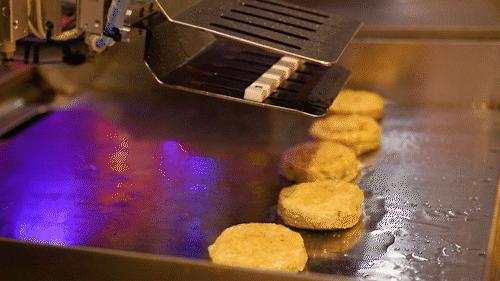 听说有群机器人乘“太空舱”悄然登陆广州？