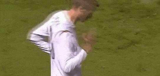 糟糕透顶的进球庆祝方式，C罗拿不了冠军，第一名的被终生禁赛