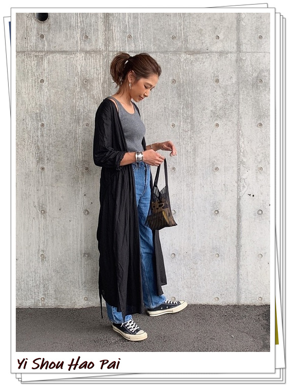 搭配休闲裙小黑鞋女款,连衣小黑裙搭配的小白鞋