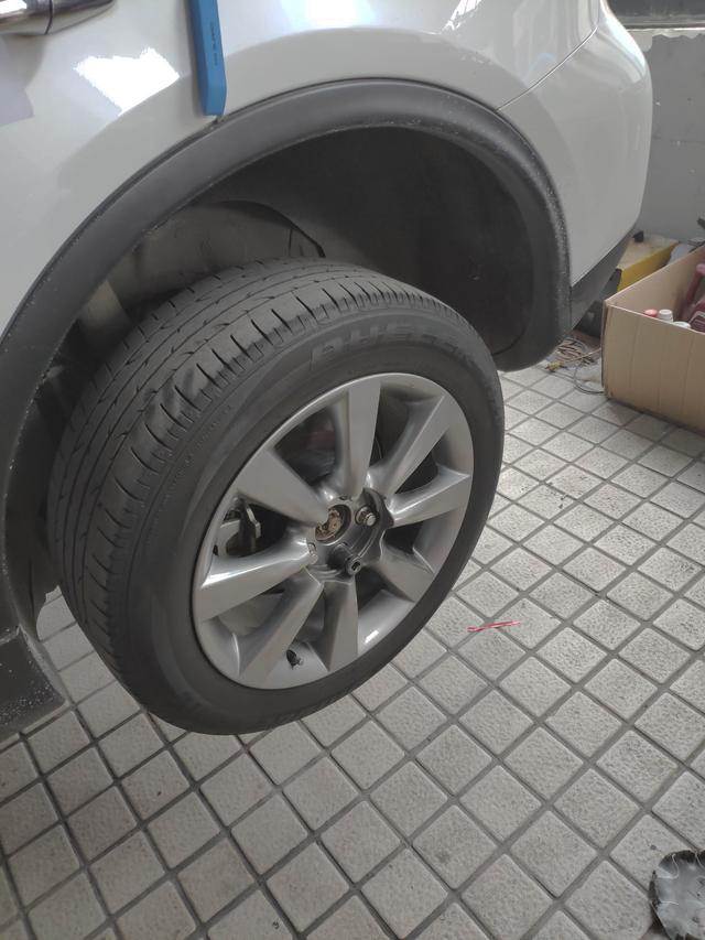 英菲尼迪6万公里刹车盘磨损程度,英菲尼迪刹车盘怎么拆