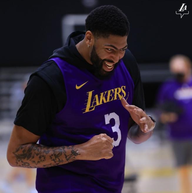 浓眉哥赛后谈湖人,浓眉哥强硬时刻