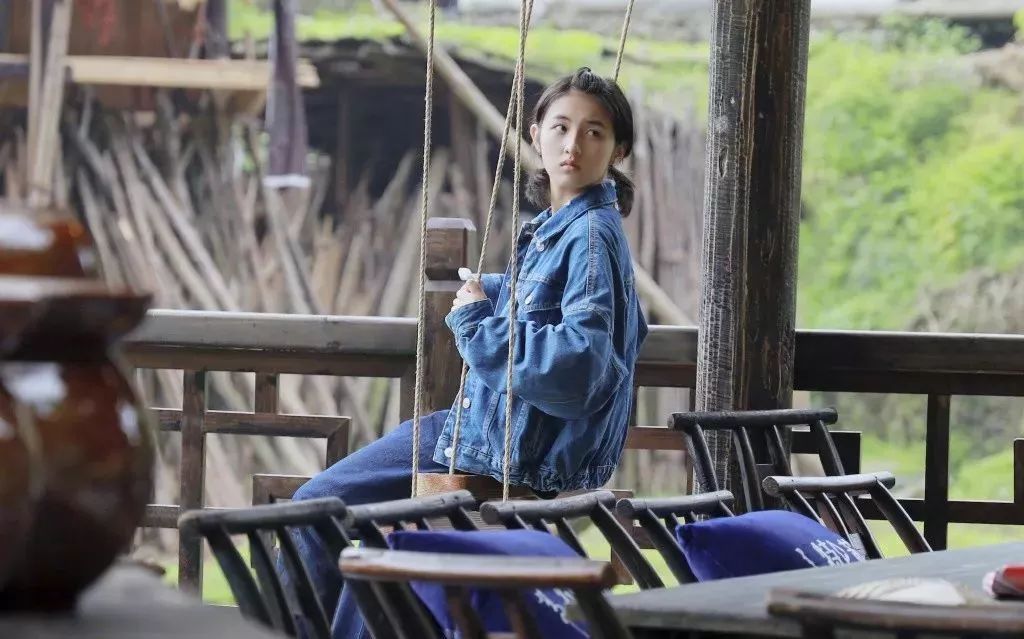 时尚搭配：大牌包包？这些00后的包柜真精彩