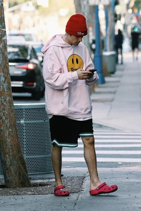 洞洞鞋zara,丑到洞洞鞋