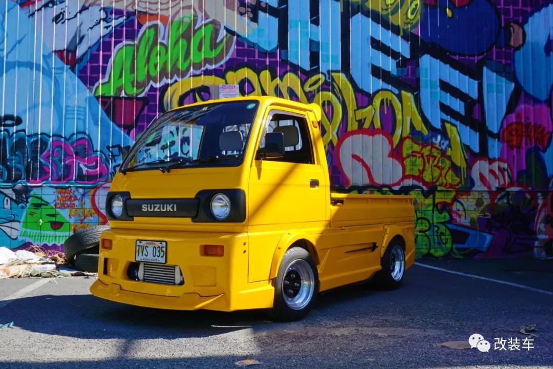 中置四驱五速手动的双门超跑,今晚我在秋名山等你