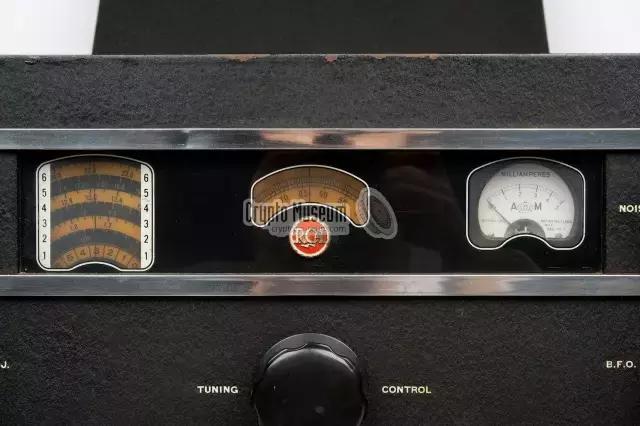 二战的爆发把业余无线电接收机AR-88推上谍战一线,变身为军机