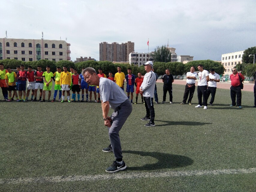 足球辅导团走进喀什,喀什足球训练