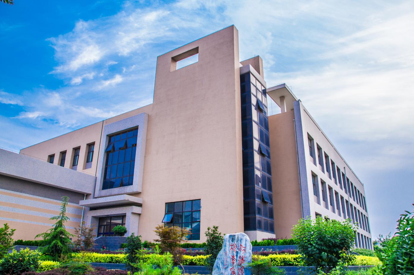 最牛创业：创50亿品牌价值，他却辞去CEO,而今又成了2家公司董事长！