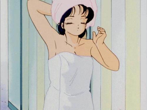 头皮一直出汗痒,头皮多痒出油掉发严重怎么办