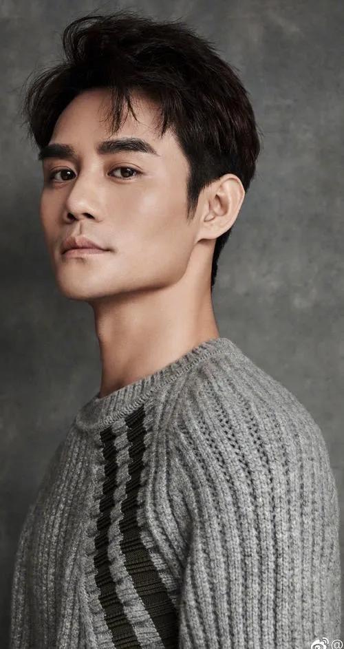 行走的荷尔蒙,这6位越老越有味,大胡茬克制又霸道,气质太绝了