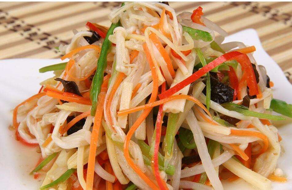 想学习凉拌菜的朋友有福了，无偿把技术传授给您，希望您能成功