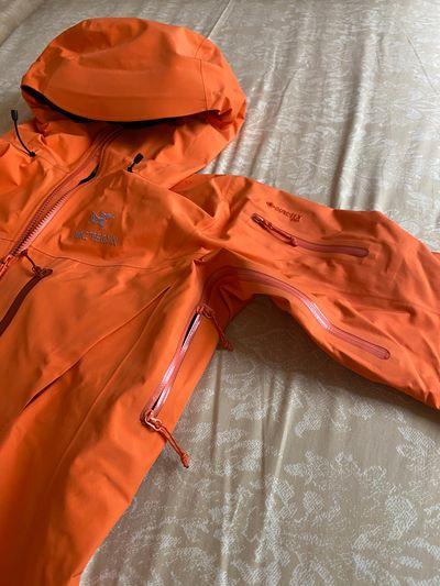 arcteryx始祖鸟冲锋衣哪个型号好,始祖鸟themeparka评测