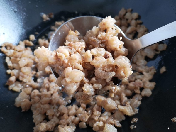 熬猪油放了盐会怎么样,熬猪油熬过头了糊了会有毒吗