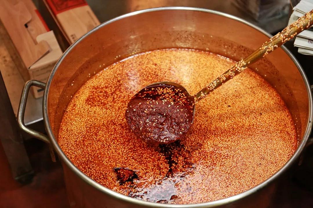 两个七旬老人开一家面馆,两老人开了30年店