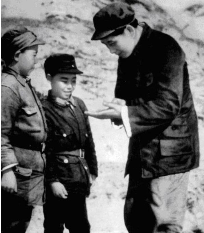 1948年毛主席遭精准轰炸，九死一生，一封电报让内鬼浮出水面