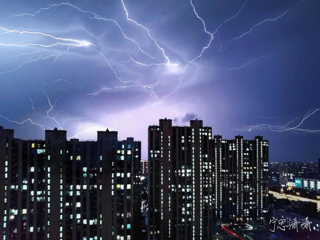 摄影初学者预算两千买什么相机,家用和旅游摄影买什么相机