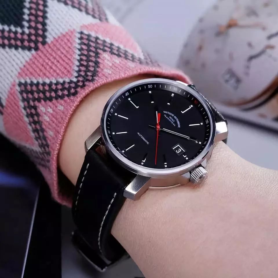 万元级别选浪琴还是欧米茄,万元表选浪琴还是天梭