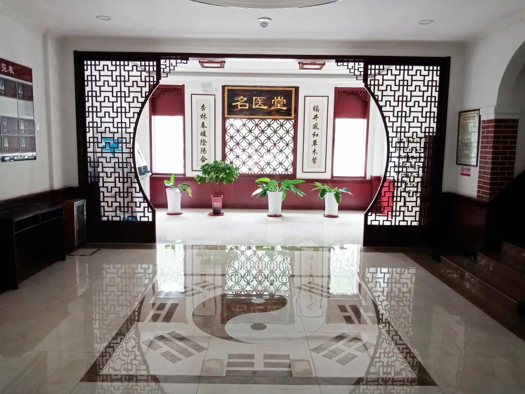 涓尰鏉ㄦ鑺瑰湪鍝噷鍧愯瘖,鏉ㄦ鑺圭洿鎾棿