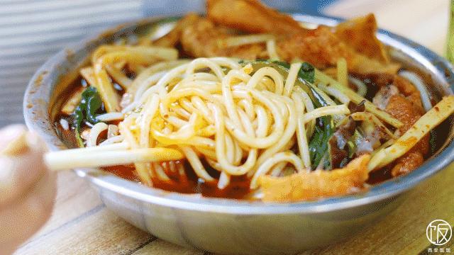 又臭又香螺蛳粉真的很好吃,超臭但超好吃的螺蛳粉