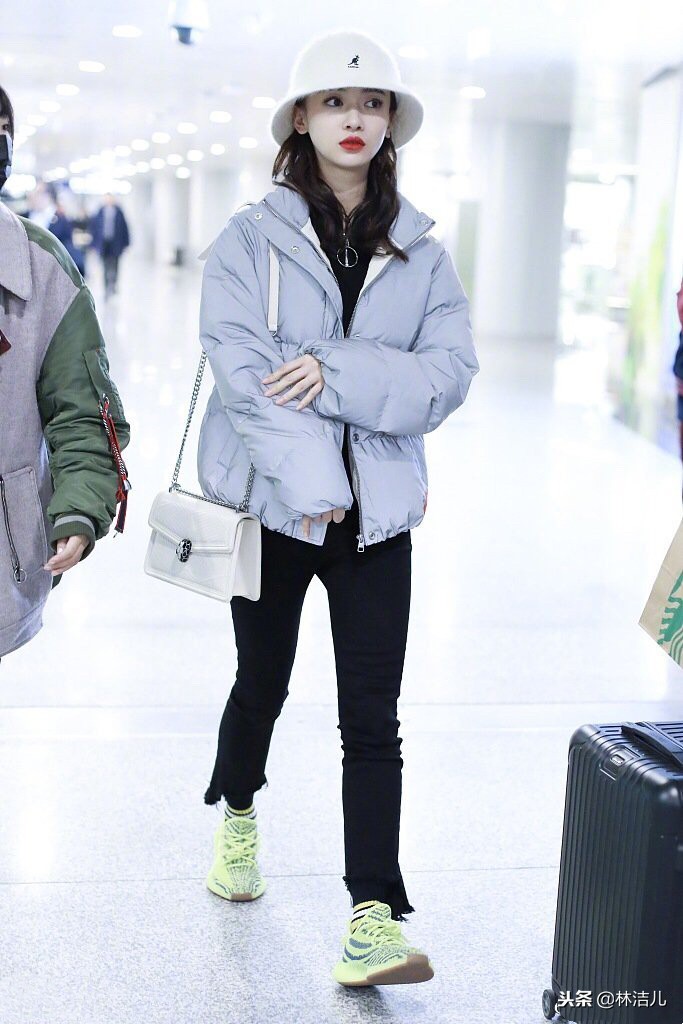 戚薇唐嫣杨幂宋茜,戚薇刘雯唐嫣穿皮草