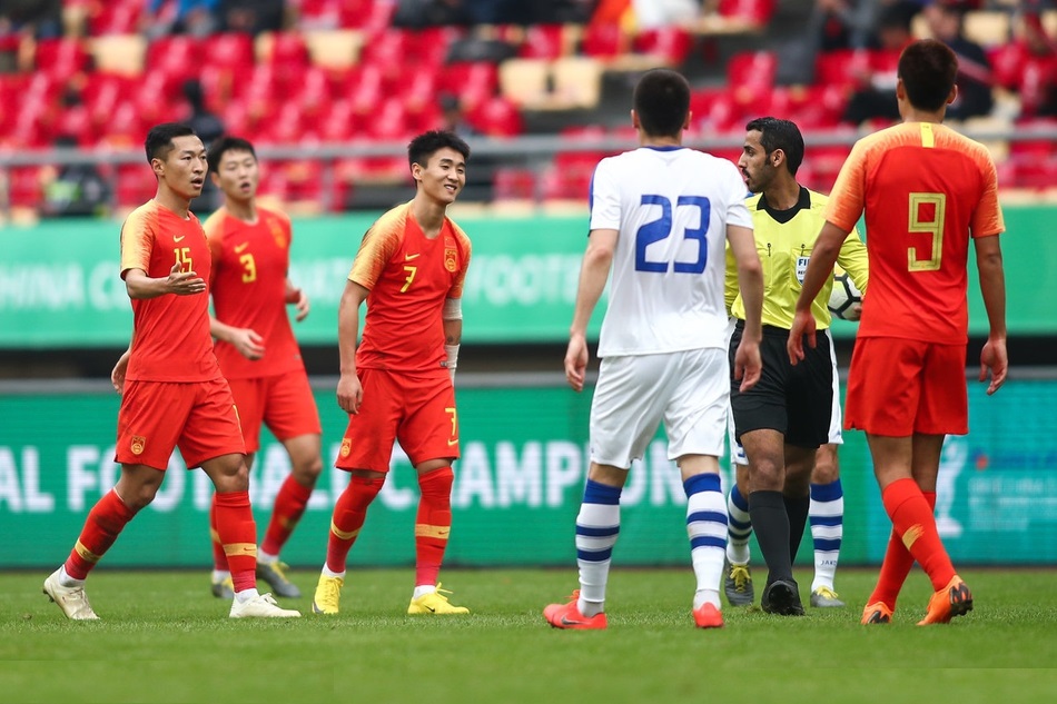 中国杯两战皆负一球未进惨遭垫底国足却收获了郑智“接班人”