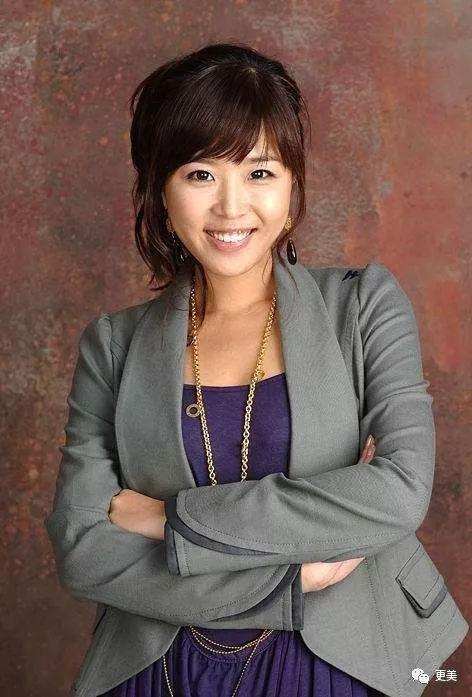 天后因队友吸du人气暴跌，公开承认整形却成蛇精下巴，瘦到脱相