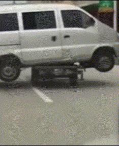 开心一刻gif下雨天,搞笑gif笑到肚子疼意外瞬间特辑