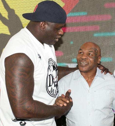 巅峰泰森和奥尼尔,照片不会骗人搞笑图