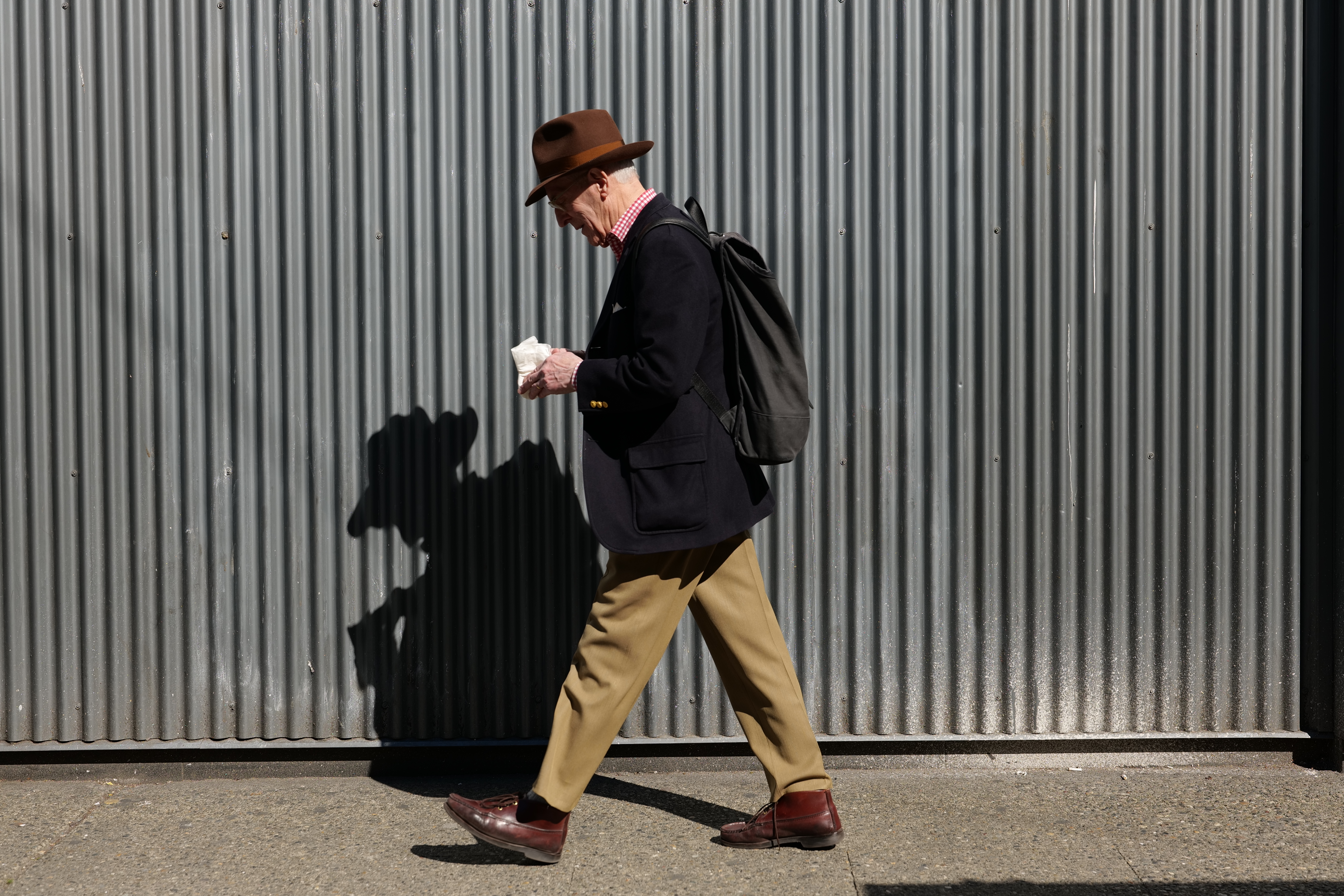 松下50mmf1.8镜头最近对焦距离,松下50mmf1.4全画幅微单镜头