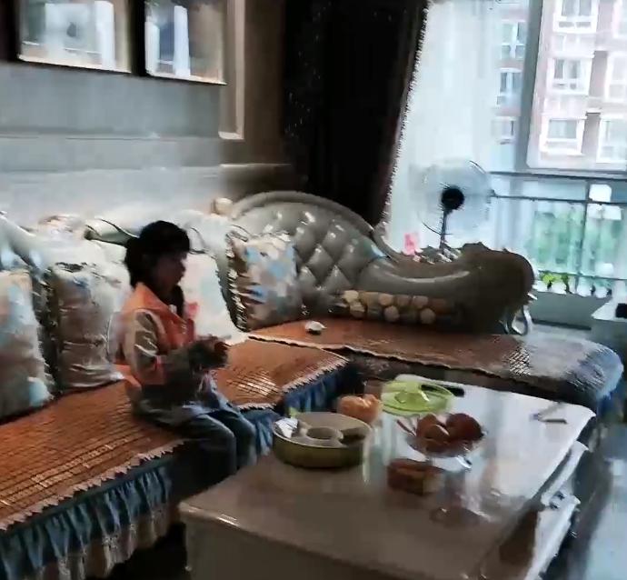 陕西一男孩带女同学回家玩耍,妈妈高兴得立马斥“巨资”开通VIP