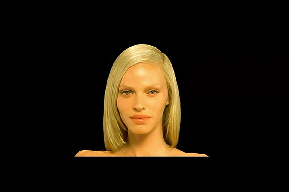 致命性感,“人造美女”被亿万人追捧,但竟无人发现她是假人!