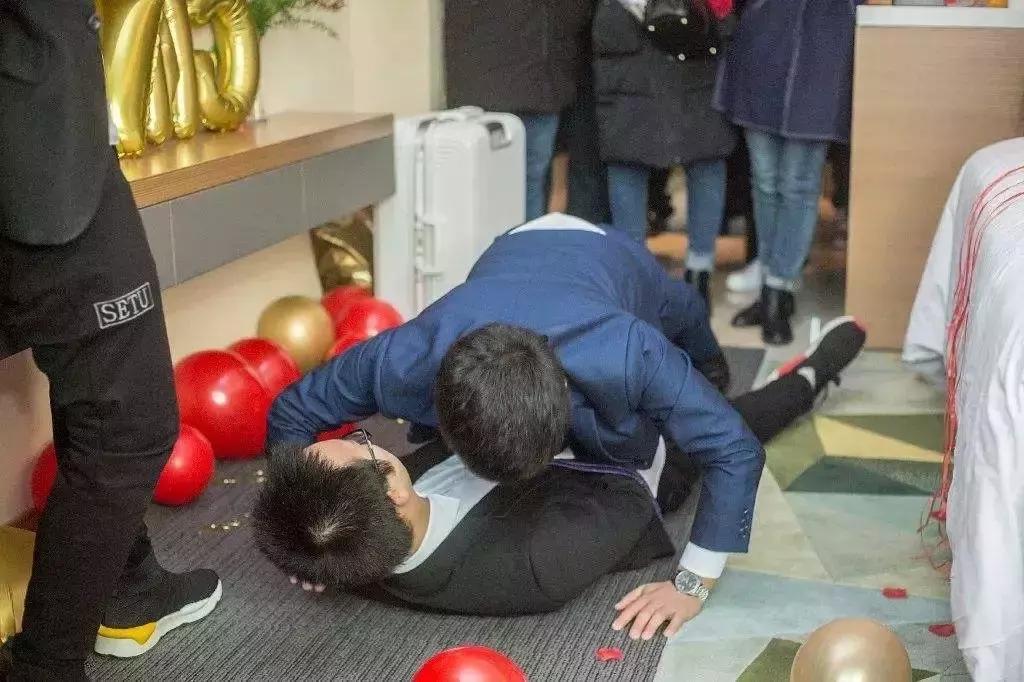 接亲堵门游戏十问十答,100个接亲游戏推荐