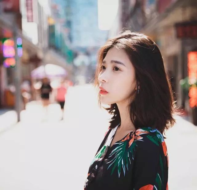 拍照侧脸取景技巧,拍人像侧脸的技巧