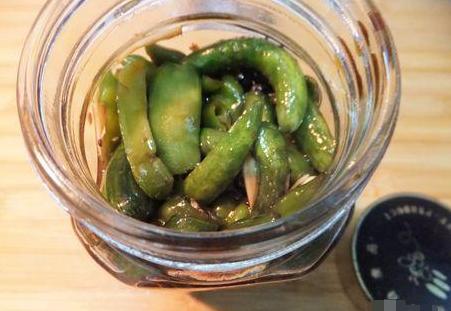 坛子辣椒腌制需要放水吗,不放水的腌制辣椒的方法